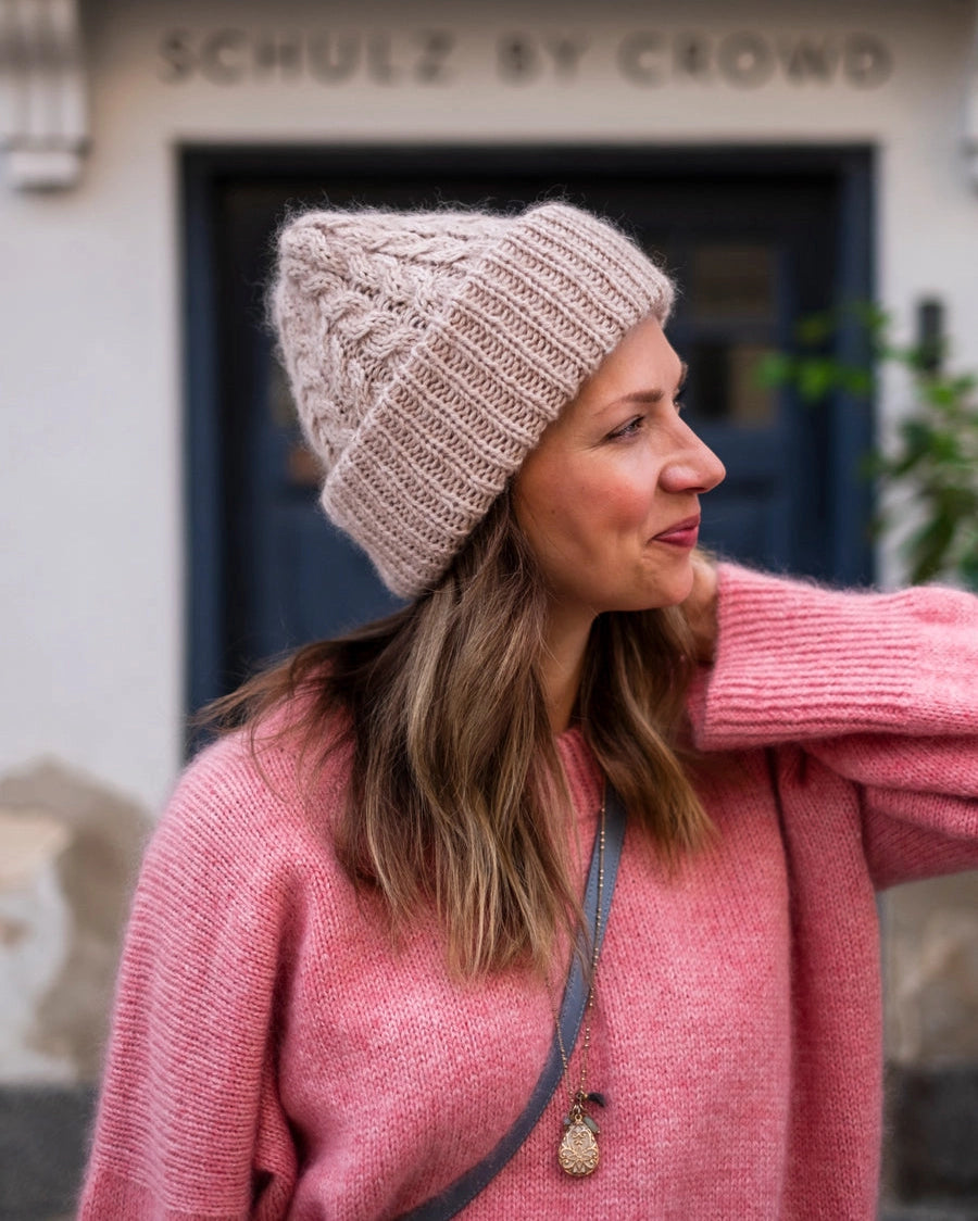 Knits To Wear: Effortless Patterns By Kutova Kika