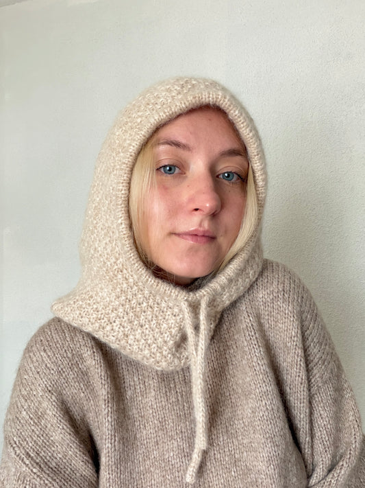 Balaklāva "Pērle" Latviešu valodā