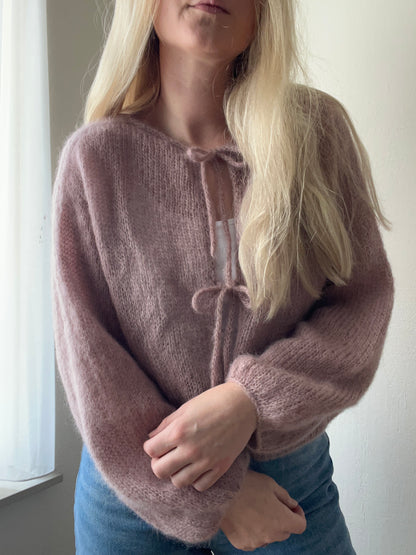 Jaka "Mila" Latviešu valodā