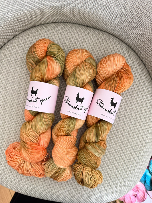 NEW!Hand dyed yarn by Stoncusknit colour 52