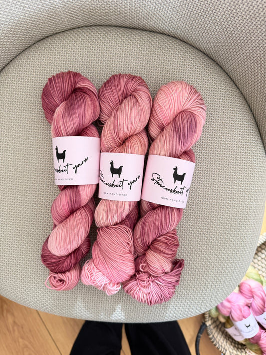 NEW!Hand dyed yarn by Stoncusknit colour 54